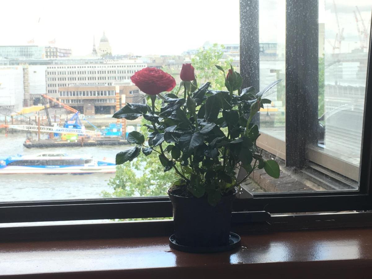 Room In Central London Overview Thames Eksteriør billede